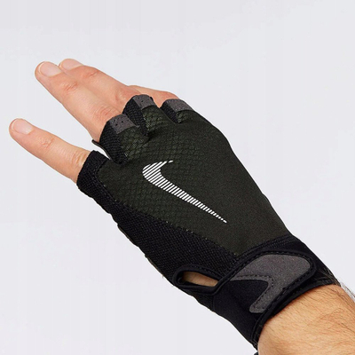 Doreza fitnesi Men's M ULTIMATE FG, shkumë me dendësi të lartë, ajrosje, të zeza