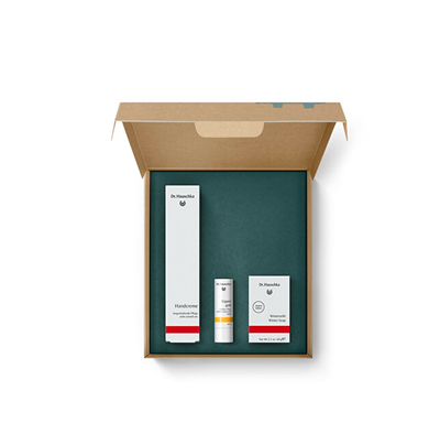 Set për kujdes të lëkurës Dr. Hauschka Winter Essentials, krem për duar 50 ml + balsam për buzë 4.9 g + sapun larës për trup 60 g