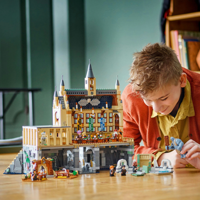 Set LEGO Harry Potter Hogwarts Castle The Great Hall, model koleksionues, për fëmijë 10+