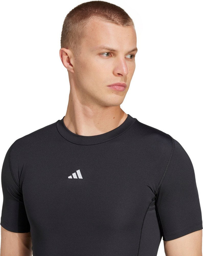 Bluzë kompresuese Adidas Techfit me mëngë t'shkurtëra Tee M JP4674, për palestër, e zezë