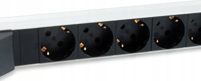 PDU Equip 333312, 6 dalje AC, 1U, e zezë