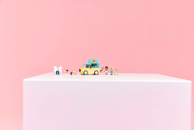 Set LEGO Friends Pet Accessories Van 42678, furgon lodër, shumëngjyrësh
