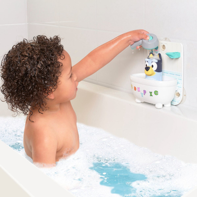 Lodër banjoje Tomy Toomies Bluey Shower and Scrub, me dush, për fëmijë 18 muaj+