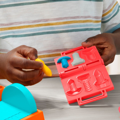 Set plasteline Play Doh Stamp and Saw Tool Bench, 5 kanaçe, shumëngjyrësh