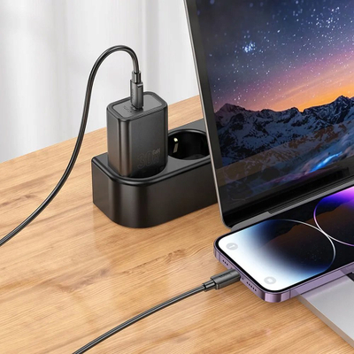 Karikues muri Hoco N62, 30W PD QC, me kabllo USB C në Lightning, i bardhë