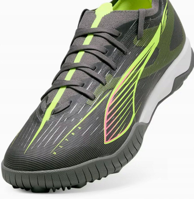 Këpucë futbolli Puma Ultra 5 Match TT 108351-03, për tapet artificial, të zeza