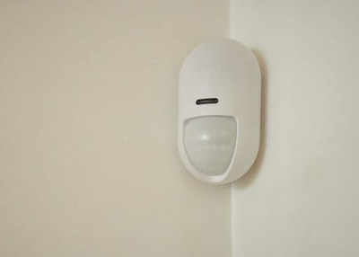 Сензор за движење Yale Indoor Motion Sensor, инфрацрвен, безжичен, бел