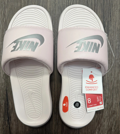Shapka Nike Victori One Slide, Women Size 8, Barely Rose Metallic Silver