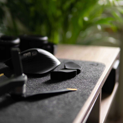 Dyshek tavoline DeltaHub Minimalistic Felt Desk, kundër rrëshqitjes, i fortë, gri