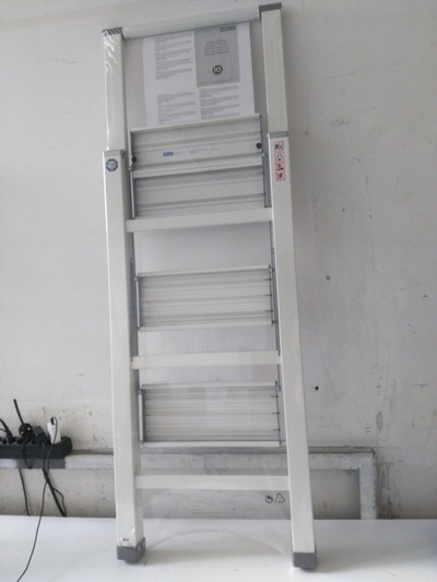 Shkallë alumini Wenko Premium, 3 shkallë, palosëse, e bardhë