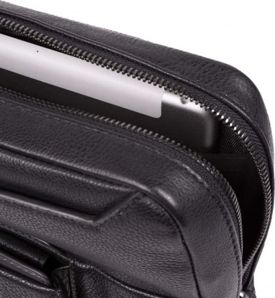 Çantë për tablet iPad Pro 11 Tallin, material i fortë, e zezë