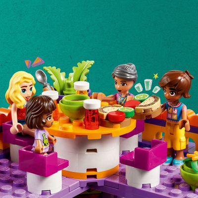 Set ndërtimi Lego Friends Heartlake City Kitchen, 41747, për kalamaj 8+, shumëngjyrësh