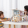 Set lodrash Viga Toys Wooden Dolls Doll Family, familje kukullash druri, duar dhe këmbë të lëvizshme, ngjyra pastel