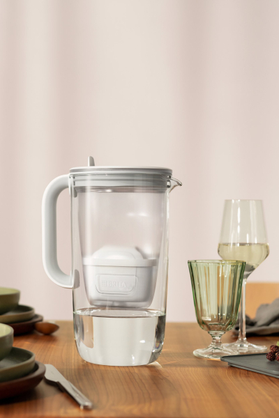 Bрока за филтрирање вода Brita Glass+1 Maxtra PRO, 2.5L, со филтер MAXTRA PRO, сива