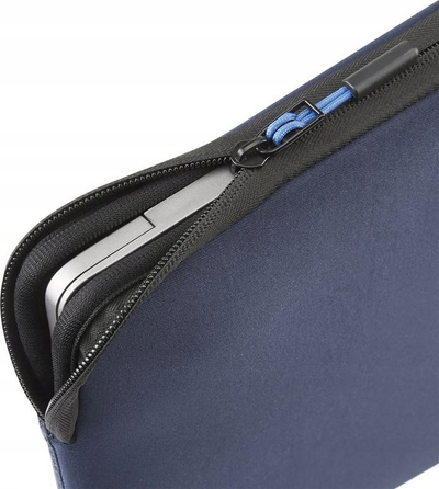 Mbështjellëse mbrojtëse Pipetto Classic Fit për MacBook Pro 14"/Air 13.6", xhep për AirTag, gri