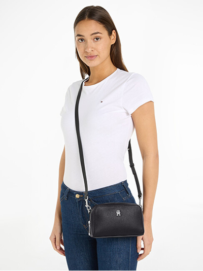 Çantë krahu për femra Tommy Hilfiger, e zezë