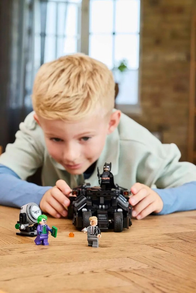 Set lodër LEGO Batman 76303 Tumbler, 429 pjesë, për fëmijë 8+, i zi