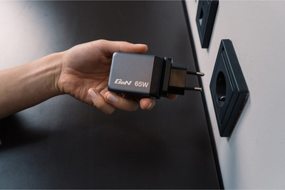 Karikues muri Verbatim 65W GaN, 3 porta, USB C PD dhe USB A, i zi