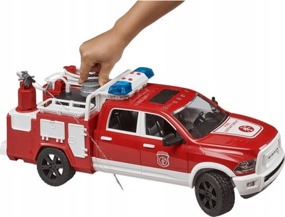Lodër makinë zjarrfikse Bruder Dodge RAM 2500, 1:16, me dritë edhe zë, e kuqe
