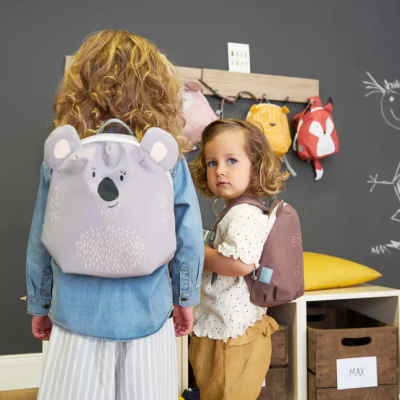 Çantë shpine për fëmijë Lässig Tiny Backpack About Friends Lion, 2L, me rripa të rregullueshëm, e verdhë