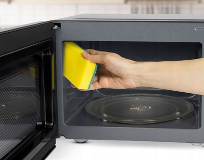 Furrë me mikrovalë Bomann MW 6014 CB, 20L, 700W, e zezë