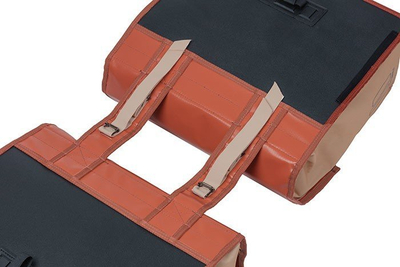Çantë dyshe biçiklete Basil Urban Load, 46–53L, e papërshkueshme nga uji, Terra Red Rose
