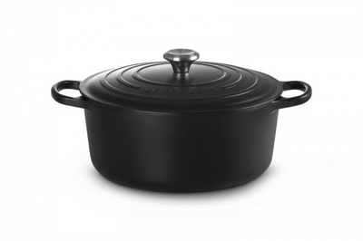 Tengere LE CREUSET Signature rrumbullake, 8.1L, gize me emalim, e zezë