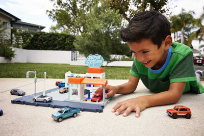 Set loje Matchbox Action Drivers Real Adventures Car Wash Mattel, lavazh makinash, pjesë që lëvizin, shumngjyrësh