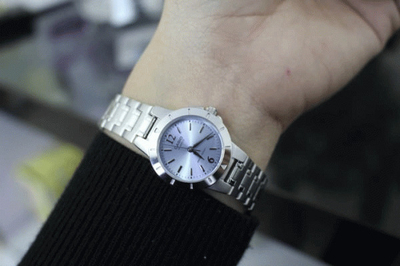 Orë për femra Casio, e argjendtë