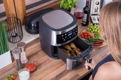 Fritezë ajri Linbox Inox, ekran me prekje, panel në polonisht, e zezë