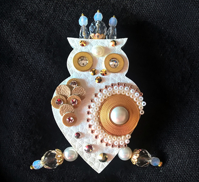 Brosh Petra Švarcová Owl, e bardhë