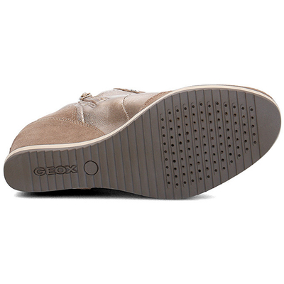 Çizme Geox D4454A-0KY22-, të kafta/krem 39