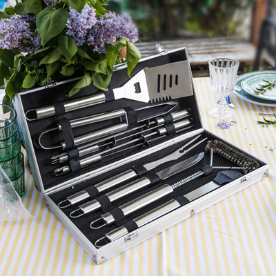 Set aksesorësh për barbeque Klausberg KB 7901, 11 copë, me doreza të rehatshme, me kuti për ta marrë me vete