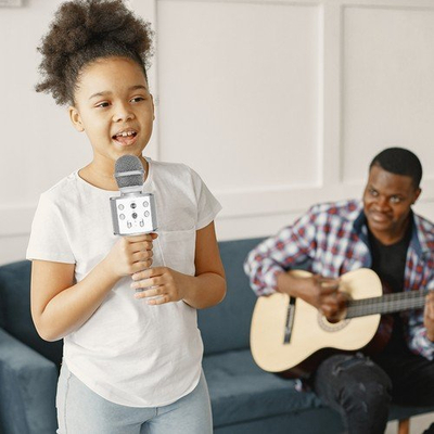 Mikrofon karaoke me Bluetooth wireless, me bokës të integruar, për kalamaj edhe të rrit, rozë