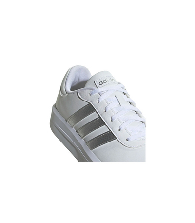 Patika për femra Adidas, e bardhë