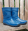 Çizme gome për kalamoj Garden Wellies, që s’i hyn uji, me taban kundër rrëshqitjes, blu navy me të zezë