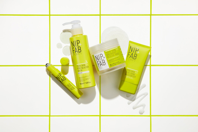 Xhel kundër akneve Nip+Fab Teen Skin Fix Spot Zap, 15ml, me aplikues me rrotullë, i gjelbër