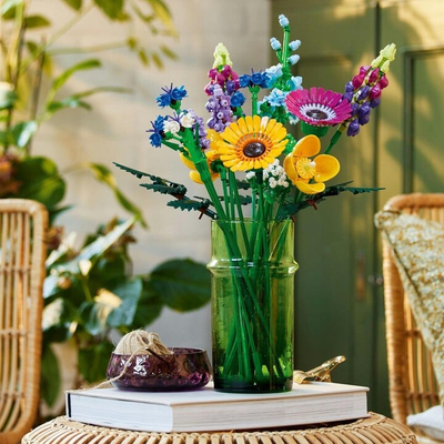 Букетот LEGO® Icons 10313 Meadow Flower Bouquet, цвеќе од ливада
