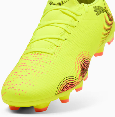 Këpucë futbolli Puma Future 8 Play FG AG M 108141 03, për fushë të thatë edhe artificiale, shumëngjyrëshe