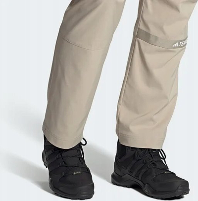 Këpucë hiking Adidas Terrex Swift R2 MID GTX M IF7636, që s’i hyn uji, për burra, të zeza
