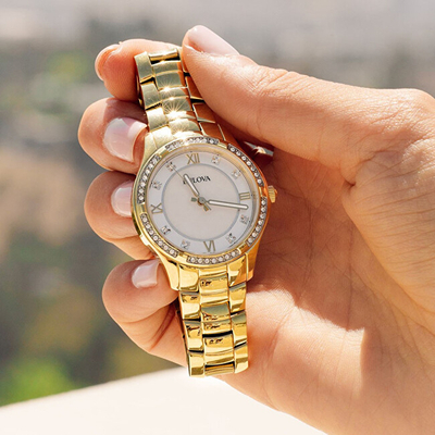 Orë dore për femra Bulova Crystal 98L256, e artë