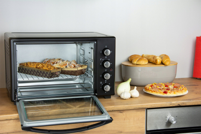 Furrë elektrike kompakte First Austria, 45L, 2000W, konvektion dhe rotisserie, e zezë