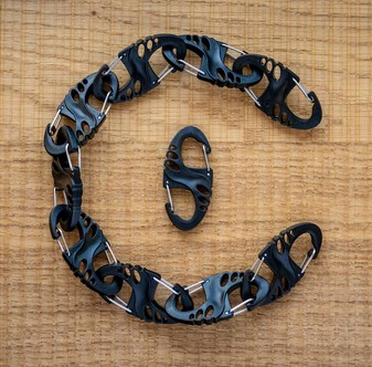 Set karabinash Mil Tec S Hook, 10 copë, material DuraFlex dhe metal, të zeza