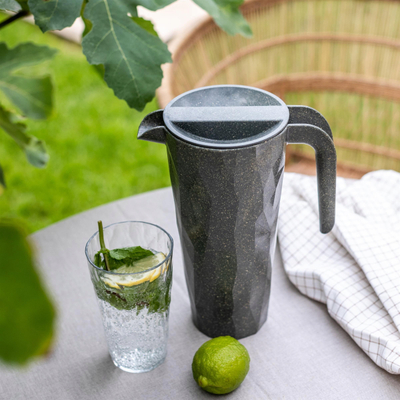 Karafë Koziol CLUB PITCHER Superglas, 1.5L, plastikë e fortë, ngjyrë natyrale