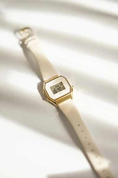 Orë digjitale për femra Casio, bezhë