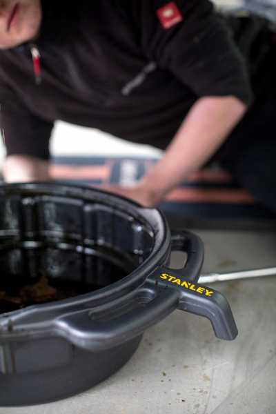Enë kullimi vaji Stanley St. Oil Drain Pan, plastike, e zezë