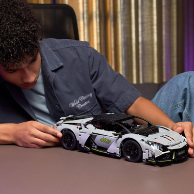 Lodër makinë me telekomandë Lamborghini Revuelto, STEM, super sportive