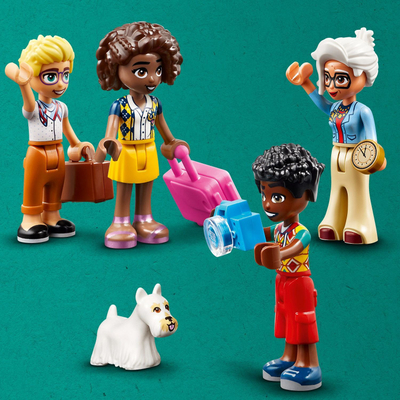 Lodër ndërtimi LEGO Friends Castle Bed and Breakfast 42638, set kreativ me 3 kate, për kalamaj 12+, shumëngjyrësh