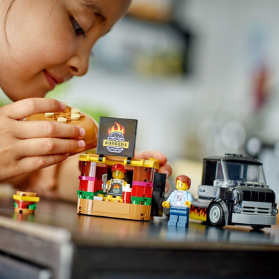Lodër LEGO City Burger Truck 60404, set ndërtimi, 5+ vjeç, shumëngjyrësh