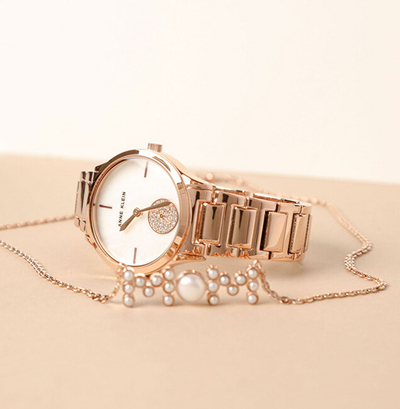 Set qafore + orë dore Anne Klein AK/3674RGST